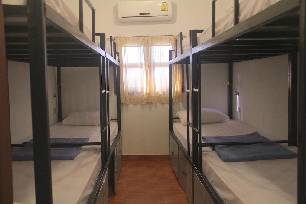 Lpq Backpackers Hostel Luangprabang Szoba fotó